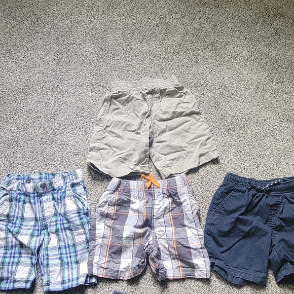 10 pairs of boys 3t shorts - Picture 2 of 3
